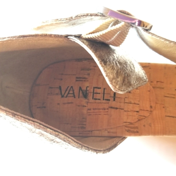 Vaneli Gold Heels - Picture 6 of 6